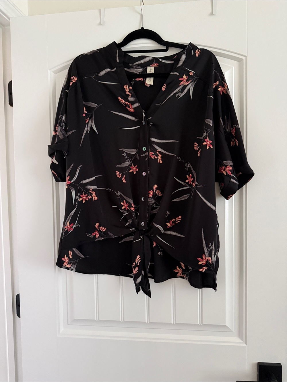 Allison Joy Black Floral Button-Front Tie-Hem Blouse